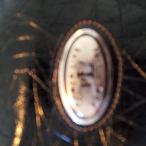 Black roomy zippered tote bag with small back pocket - Picture 3 of 4